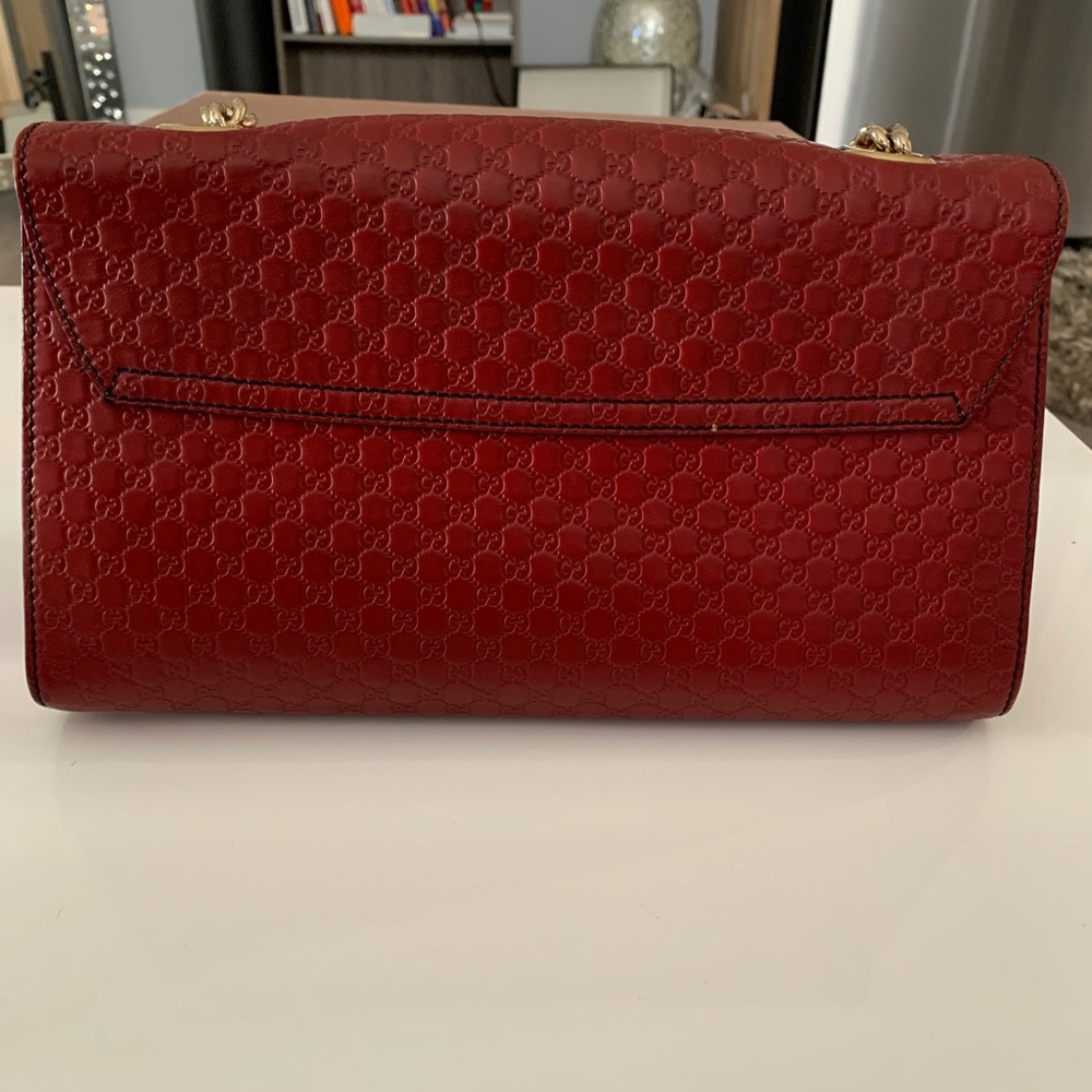 SOLD GUCCI
Microguccissima Medium Emily Chain Shoulder - Picture 12 of 16
